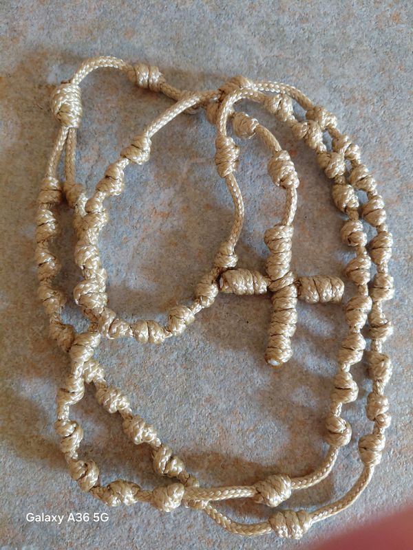 CHILWORTH CORDED ROSARY: large: sand