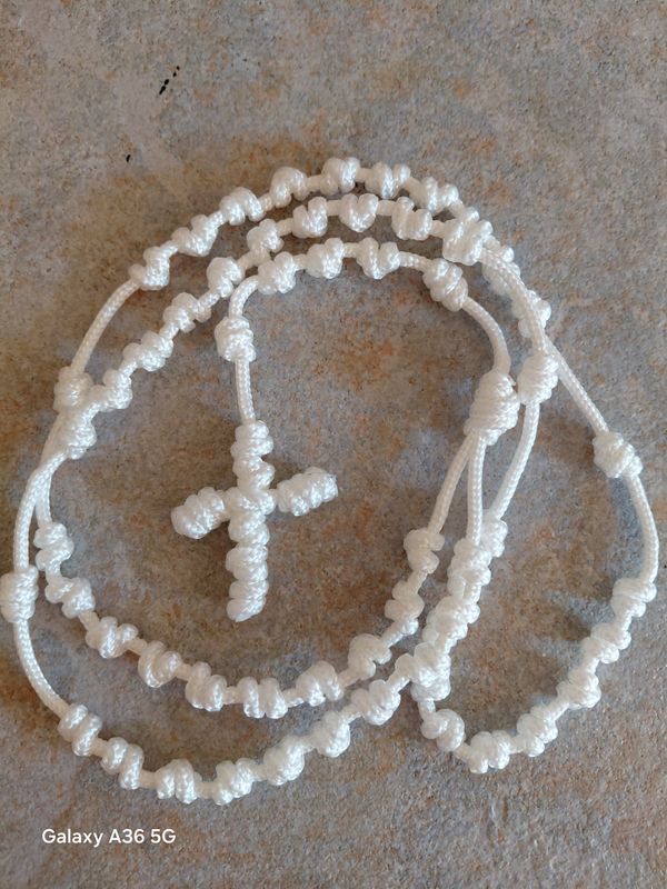 Chilworth Corded Rosary: Large: White