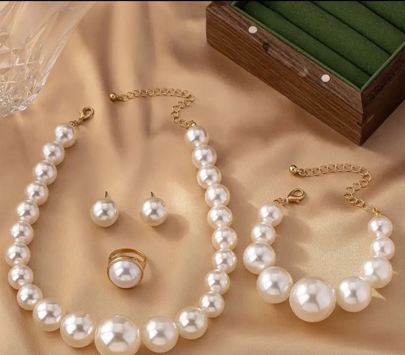 Pearl Set