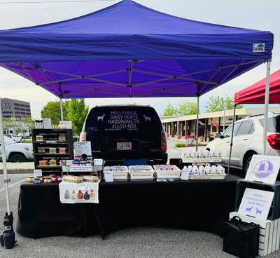 Raw Goat &amp; A2A2 Cow Milk Half Gallons - SATURDAY OAK RIDGE FARMERS MARKET, JACKSON SQUARE Prepay/Reserve