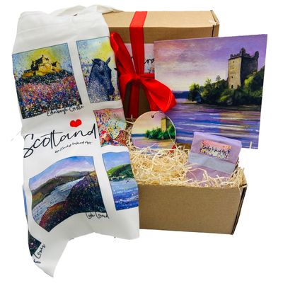 Scotland Gift box - includes Bag, Pendant, Soap and Greeting Card
