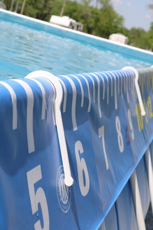 Pool Banner Clips