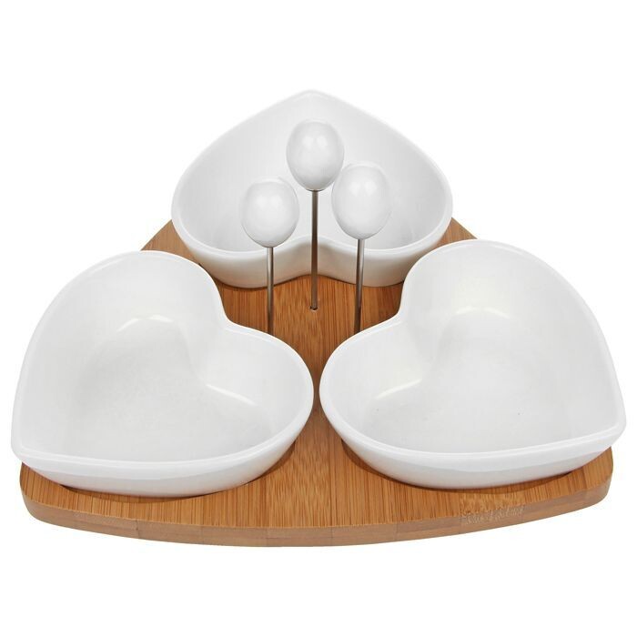 3 WHITE HEART DISHES OLIVE SET ON WHITE BAMBOO BASE