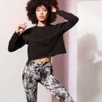 Ladies Reversible Workout Skinnifit Leggings, Sizes Available: Medium