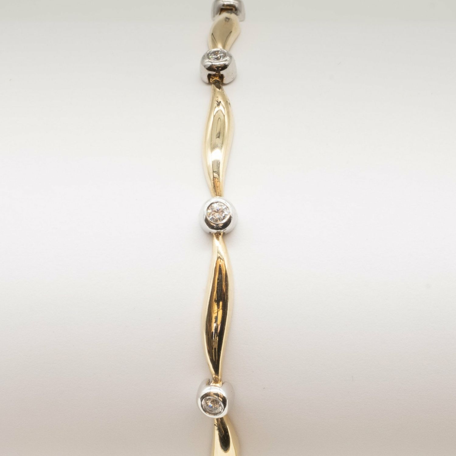 9ct gold cz bracelet