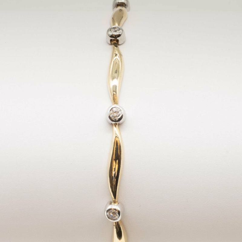 9ct gold cz bracelet