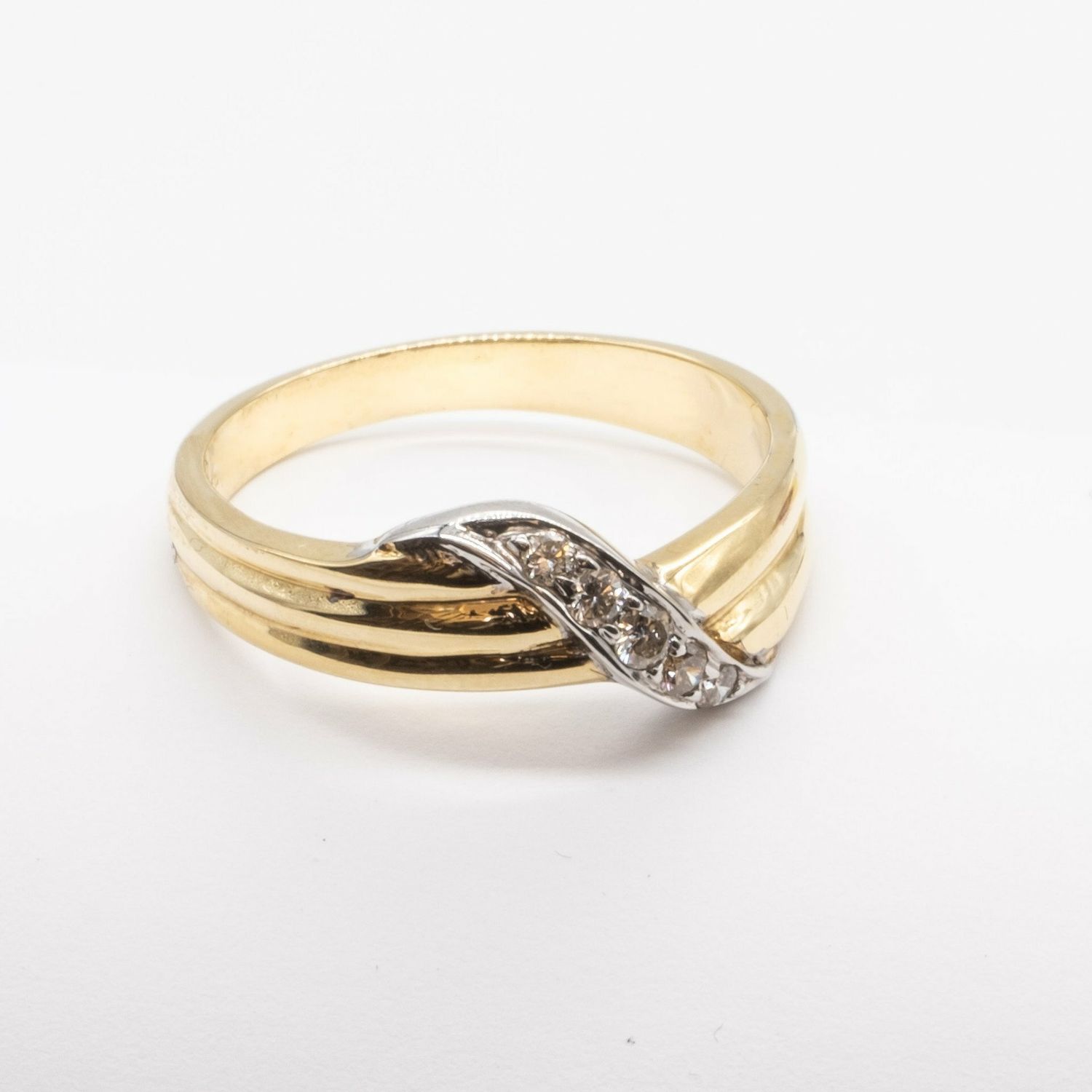5 Diamond set crossover 18ct yellow gold  ring