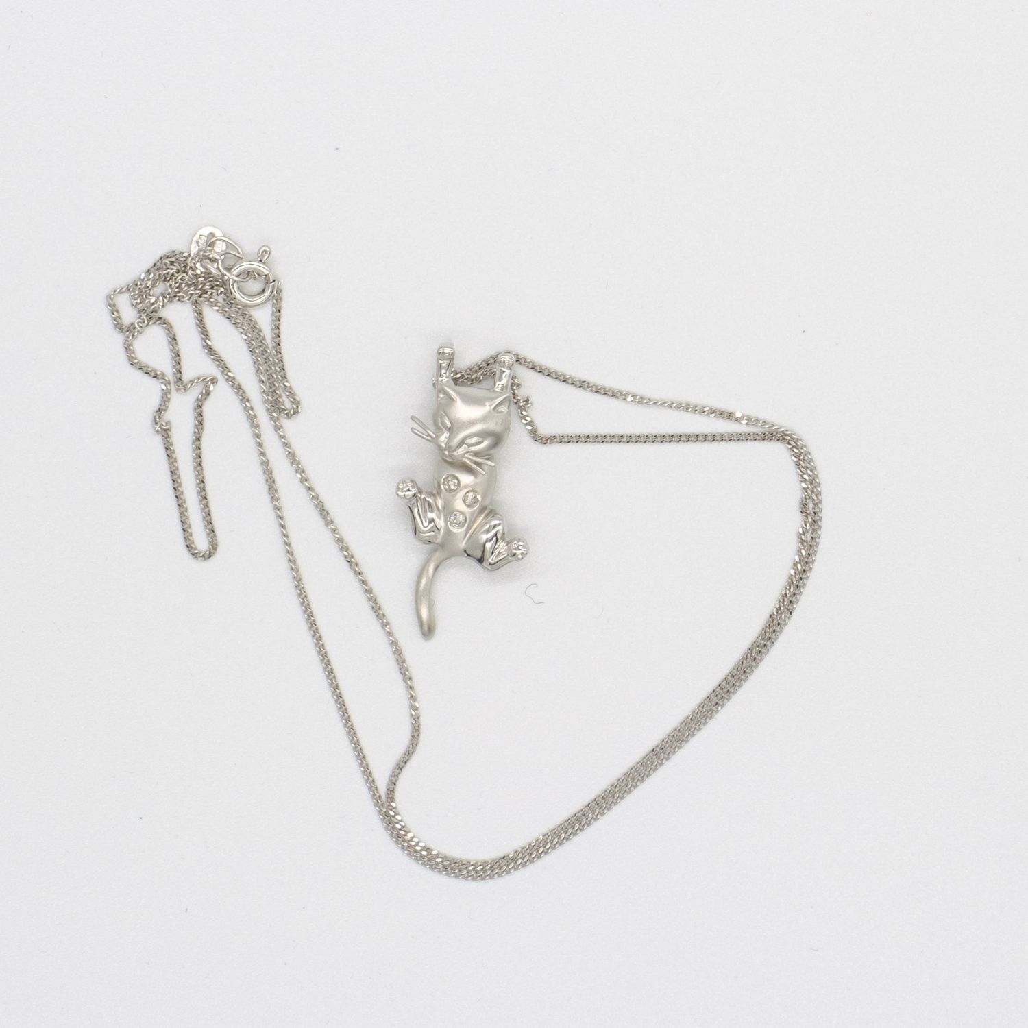 Cat Pendant & Chain in 9ct White Gold + Diamond Set