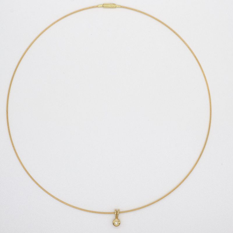9ct Yellow Gold Diamond Pendant on a 9ct Yellow Gold Wire Necklet