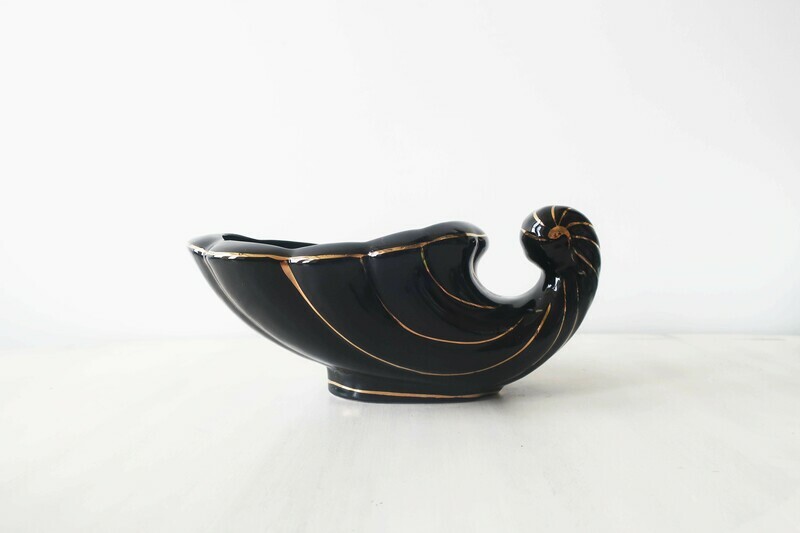 Black 80's large shell planter