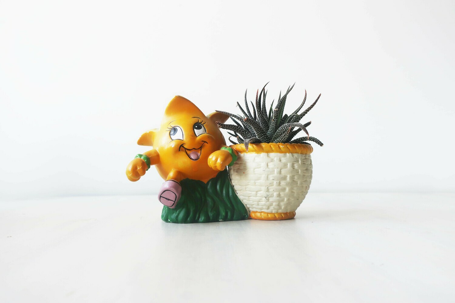 Vintage novelty 1970s sweetcorn planter