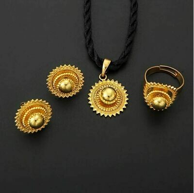 የጆሮ፣ አንገት እና ቀለበት ወርቅ ቅብ አበባ Ethiopian necklace, earrings and ring set Flower