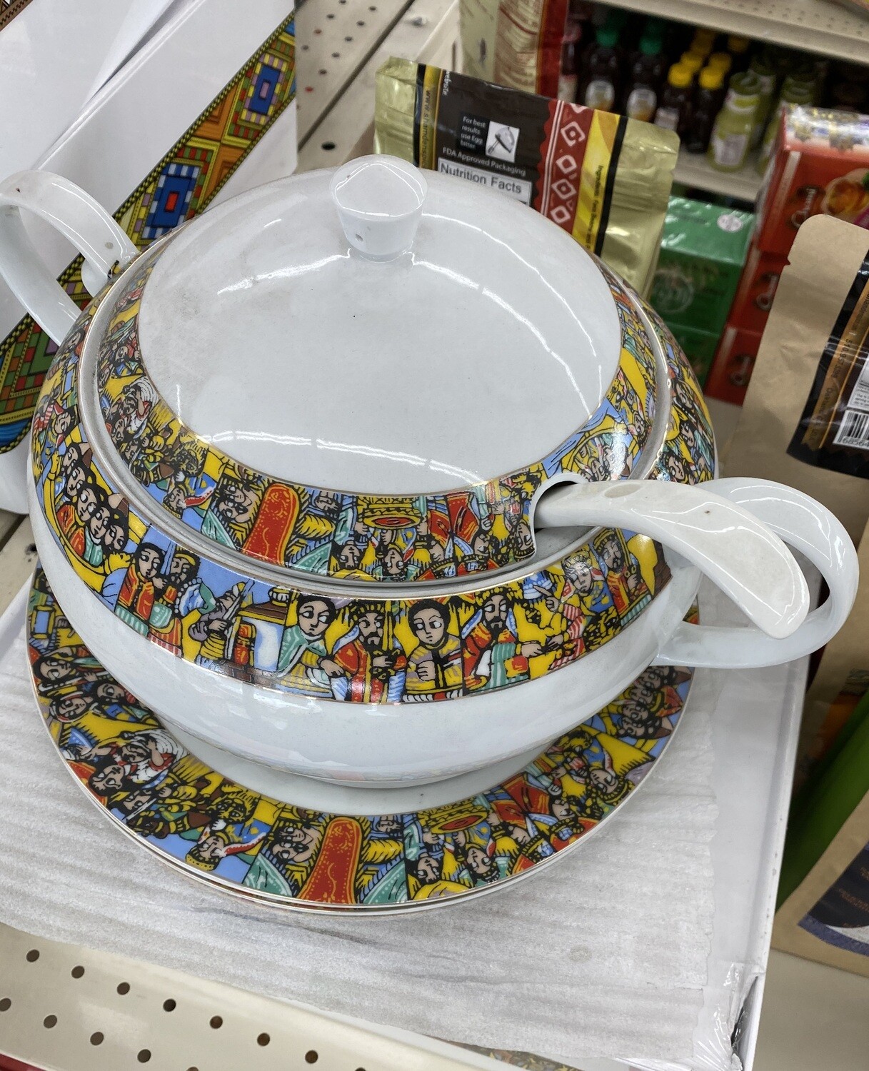 የምግብ ማቅረቢያ ጎድጓዳ ሳህን፣ ጭልፋ ​Ethiopian serving bowl with ladle