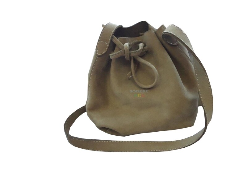 በቆዳ የተሰራ የሴቶች የጎን ባርሳ Women Leather Side Bag