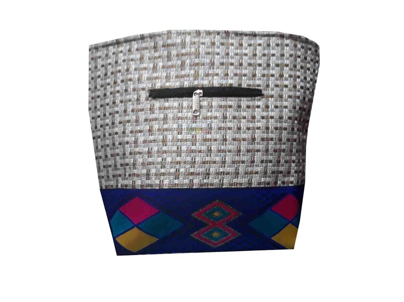 በባህላዊ የጎን ቦርሳ Traditional Shoulder Bag
