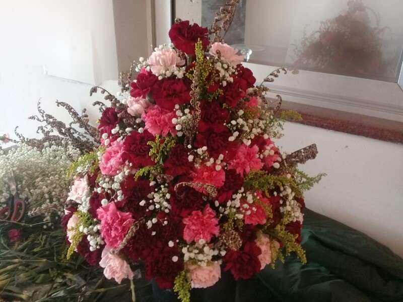 Pyramid Shape Medium  Flower (Ethiopia Only)