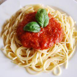 Spaghetti Tomato Sauce (ፓስታ በቲማቲም)