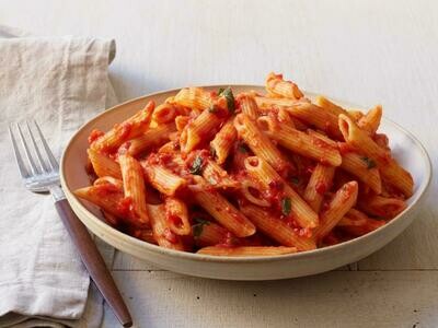 Macaroni Tomato Sauce (መኮረኒ በቲማቲም)