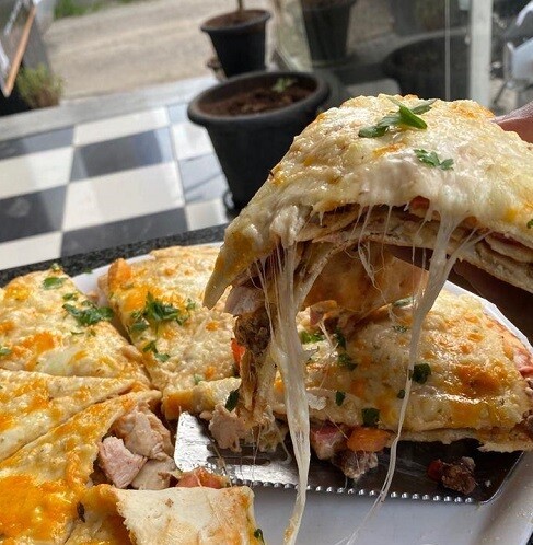 Debonairs Pizza