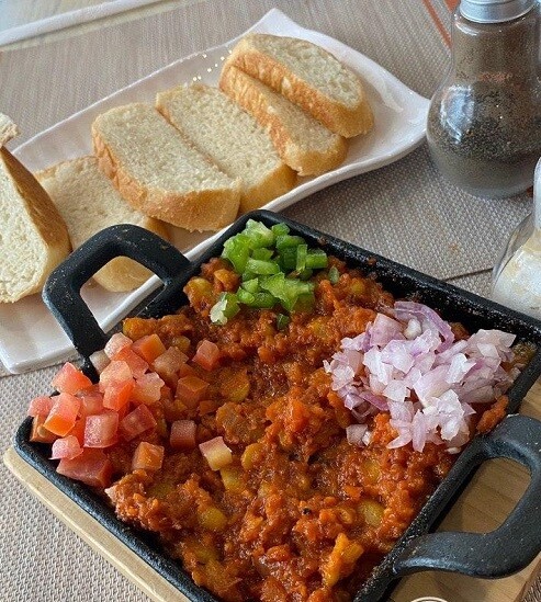 Foul Medames ( MnM Burger &amp; Steak)