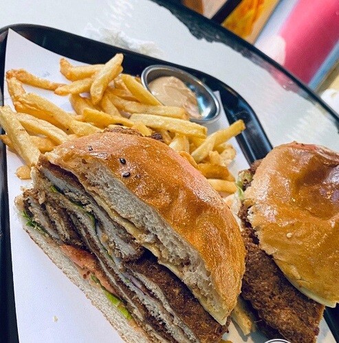 Chicken Special  (Yitem Burger)