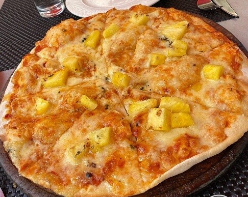 Three Cheese with Pineapple( Tivoli )