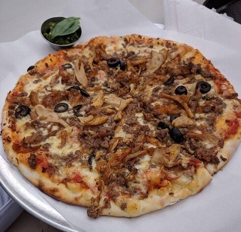 Chicken and Beef Pizza (L) (Amigos Burger )