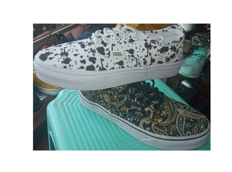 Womens Vans Shoes  (የሴቶች ቫንስ ጫማ)
