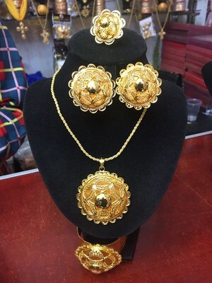 ወርቅ ቅብ የአንገት የጆሮ እና የእጅ ጌጥ Gold Paint Jewerly Set Earing Necklace And Ring