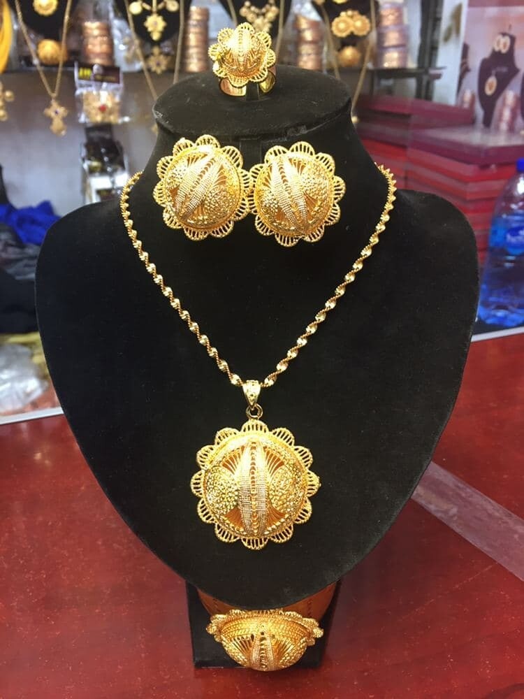 ወርቅ ቅብ የአንገት የጆሮ እና የእጅ ጌጥ Gold Paint Jewerly Set Earing Necklace And Ring