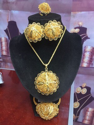 ወርቅ ቅብ የአንገት የጆሮ እና የእጅ ጌጥ Gold Paint Jewerly Set Earing Necklace And Ring