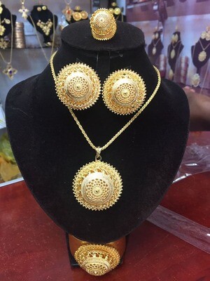 ወርቅ ቅብ የአንገት የጆሮ እና የእጅ ጌጥ Gold Paint Jewerly Set Earing Necklace And Ring