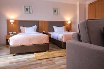 Mado Hotel ማዶ ሆቴል