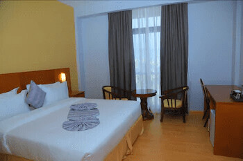Azzeman Hotel አዝማን ሆቴል