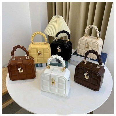 የሴቶች ቦርሳ  Women&#39;s handbag