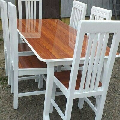 ወንበር እና ጠረቤዛ Chair And Table