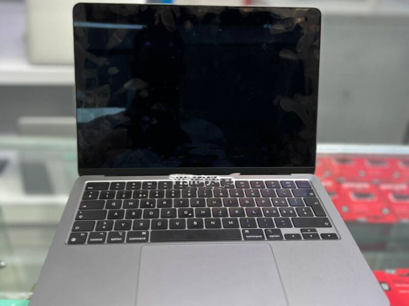 Macbook Air M2 laptop