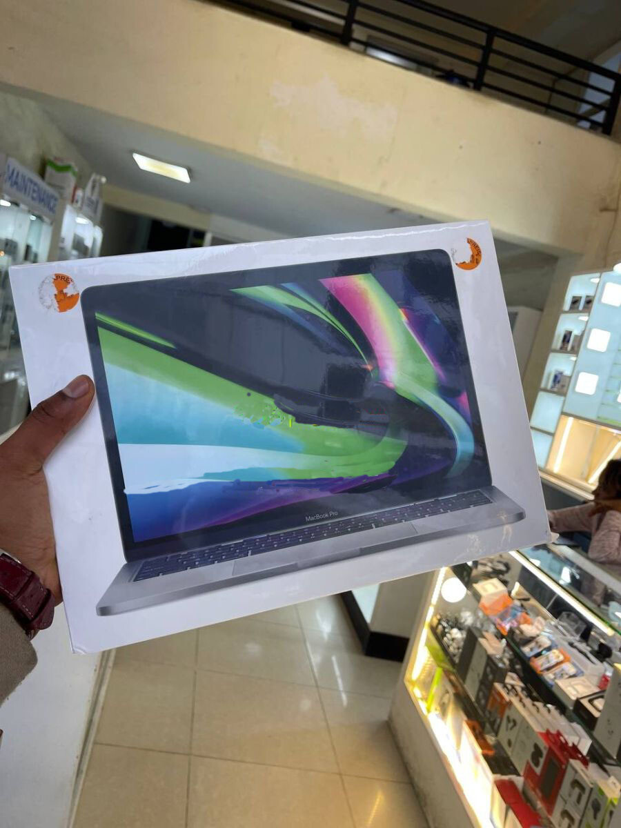 Macbook Pro M2 2022 laptop