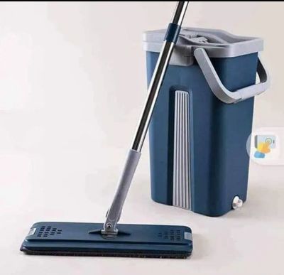 Magic flat mop &amp; bucket system