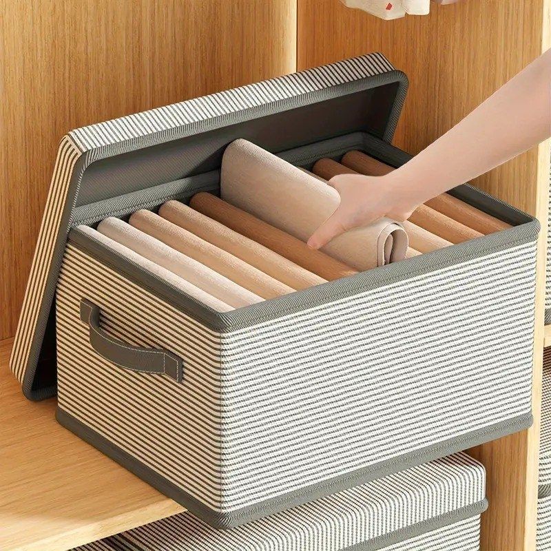 Clothes storage bag
