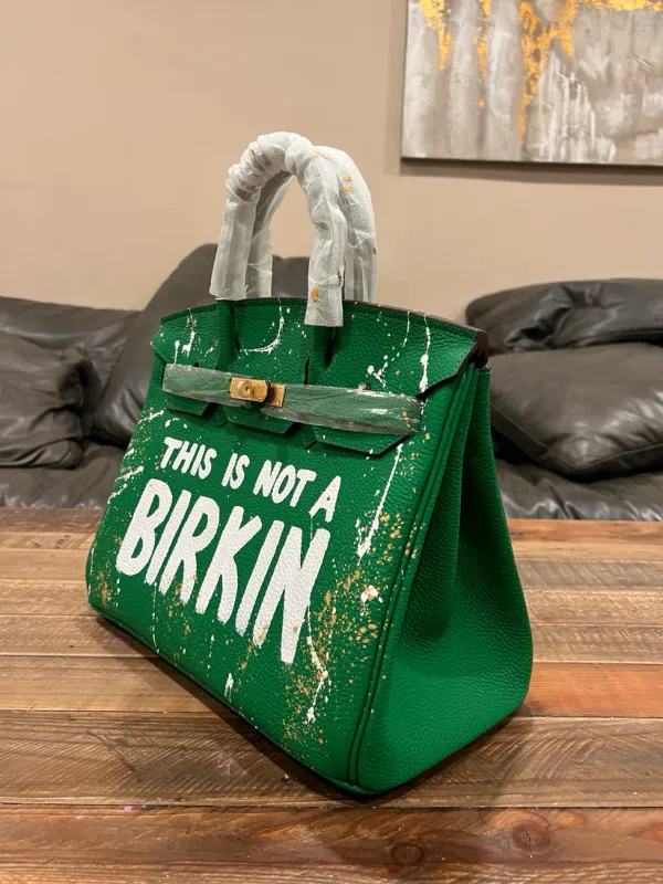 Artist inspired bags በእጅ የተሳሉ ፅሁፍ እና ምስል ያለባቸው ቦርሳዎች