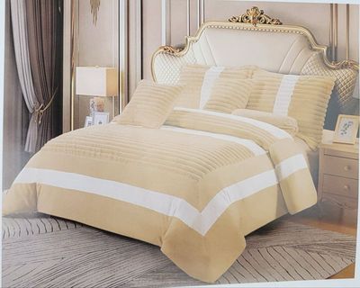 Seven Pcs Comforter Set