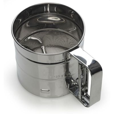 Flour sifting mug