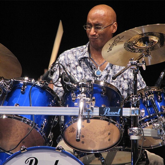 Juego de Baquetas Vic Firth Omar Hakim