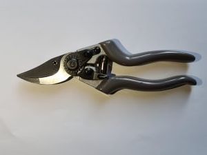 Samurai KS8T Secateurs wide grip