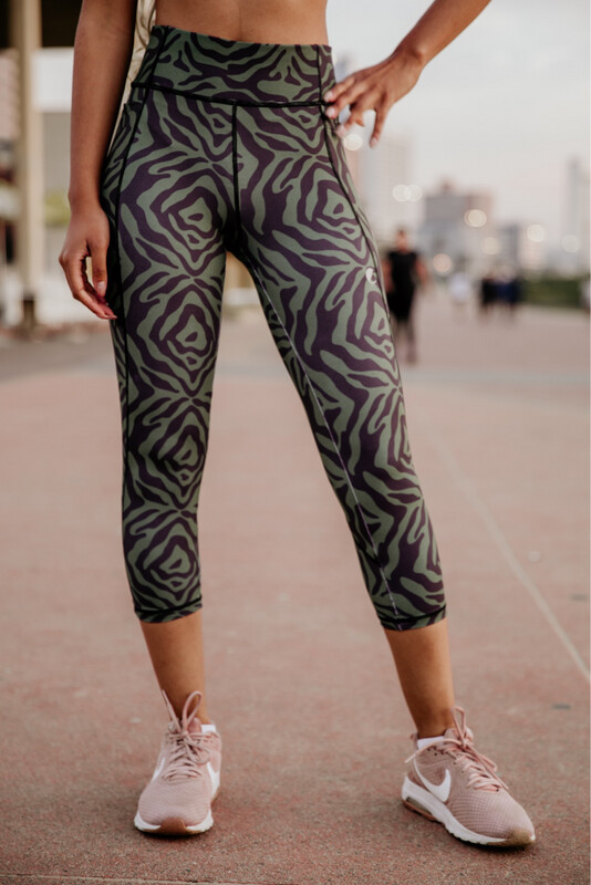 zebra 3/4 panelled tights