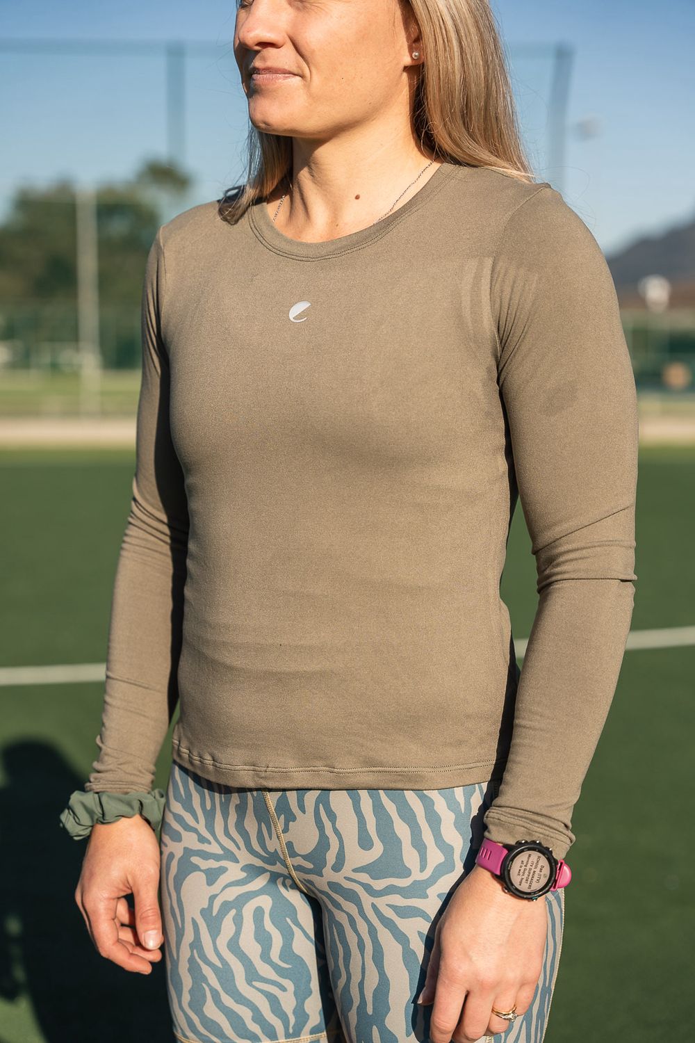 olive cropped long sleeve top