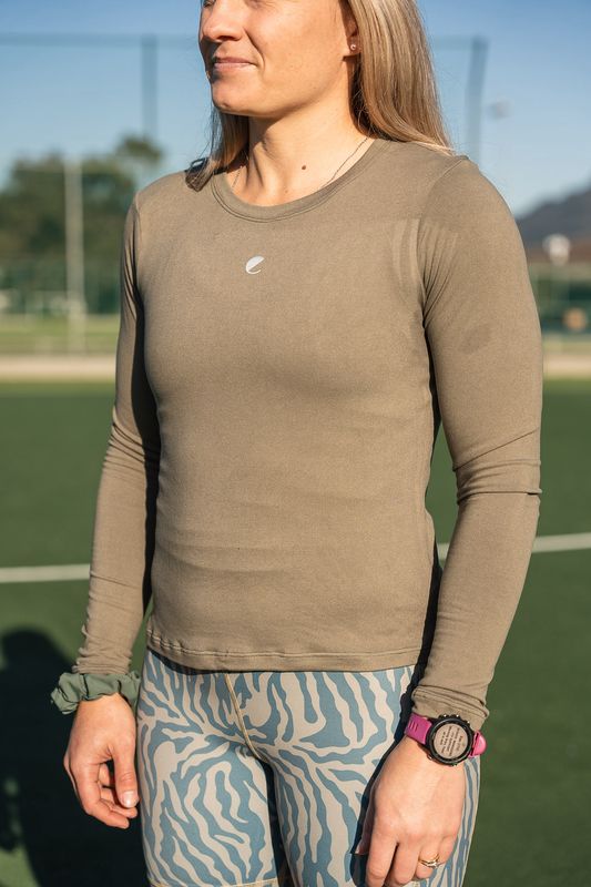 olive cropped long sleeve top