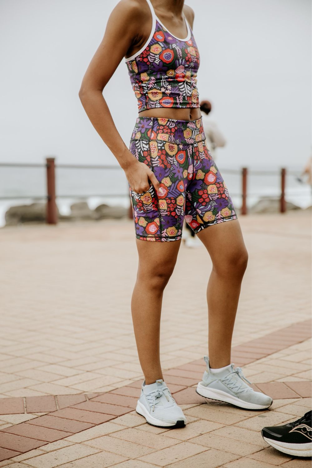 wisdom floral 280gm RECYCLED fabric short tights