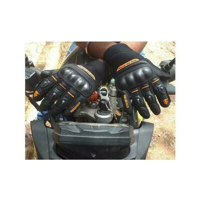 Urbane Short Carbon Gloves